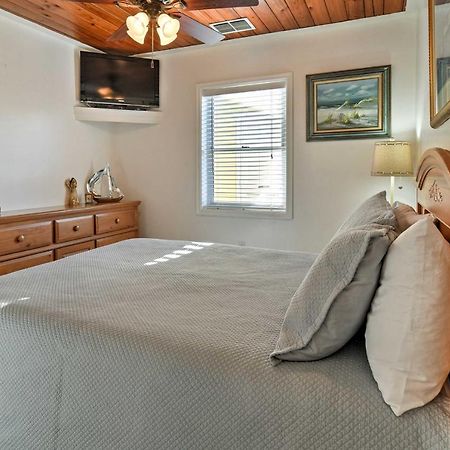 Indian Shores Cottage With Cabana - Steps To Beach! 클리어워터 비치 외부 사진
